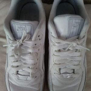 Nike Air Max Men's size 9 (white) pre owned